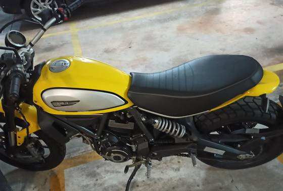 DUCATI SCRAMBLER ICON 
